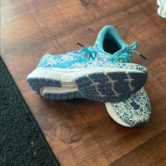 Blue Patterned Women’s Shoes - Picture 2 of 3